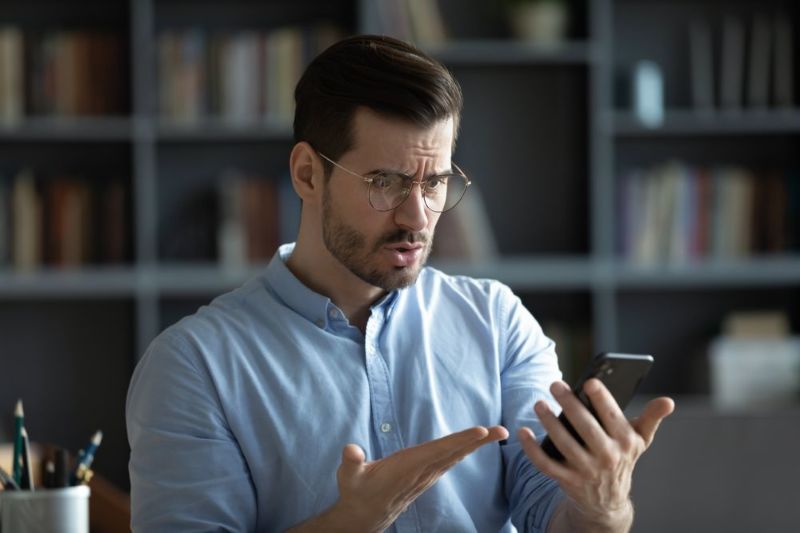 Man Decides to File for Divorce After Taking a Closer Look at This Photo! Man Decides to File for Divorce After Taking a Closer Look at This Photo!