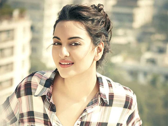 Popular Hollywood And Bollywood Hairstyles Sonakshi Sinha