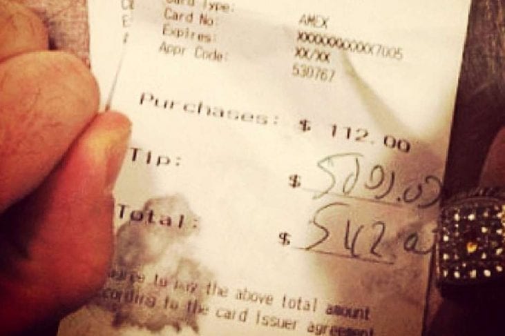 Waitress Alarmed When Patrons Ask To Settle The Bill In Private, But Soon Realizes Why The Amount Was Wrong