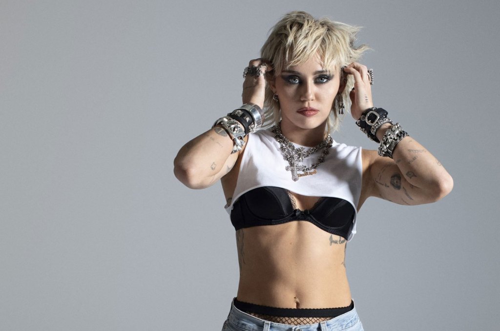 10 Stars Who Were Born Rich Miley Cyrus