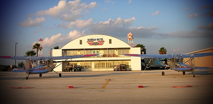 Hangar Hotel