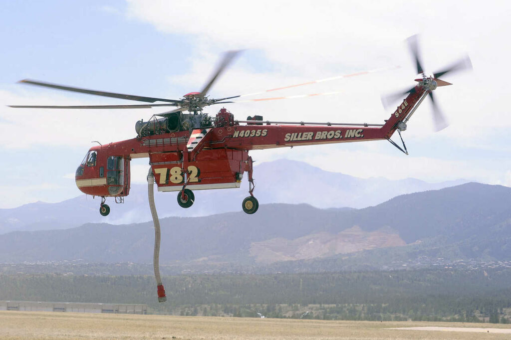 10 Different Types of Helicopter Pilot Jobs